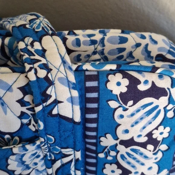 Vera Bradley 100 Handbag Blue Lagoon - Picture 6 of 12